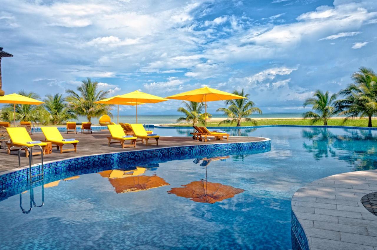 Borneo Eagle Resort Kota Kinabalu Exterior foto